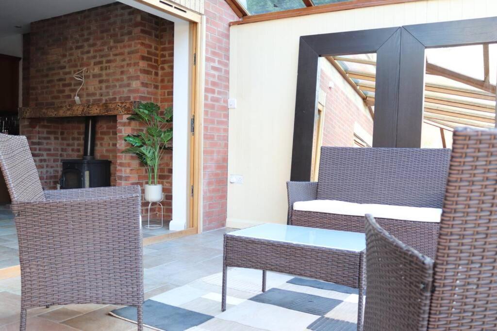 Cosy 3 Bedroom 2 Bathroom House With Parking Sheldon  Exterior foto